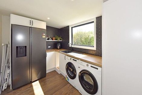 Photo of property in 208 Springfield Road, St Albans, Christchurch, 8014