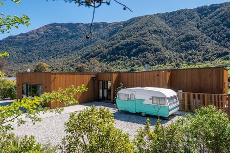 Photo of property in 46 Tui Drive, Mount Creighton, Queenstown, 9371
