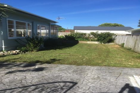 Photo of property in 2 Karu Crescent, Waikanae, 5036