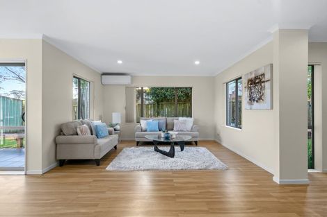 Photo of property in 9 Staten Place, Mangere, Auckland, 2022
