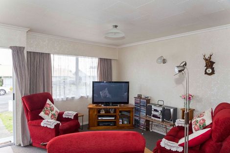 Photo of property in 4 Mccallum Street, Dannevirke, 4930