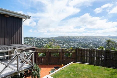 Photo of property in 16 Carluke Street, Paparangi, Wellington, 6037