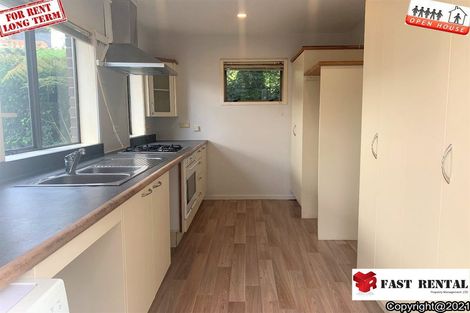 Photo of property in 2/46 Tree View Avenue, Glenfield, Auckland, 0629