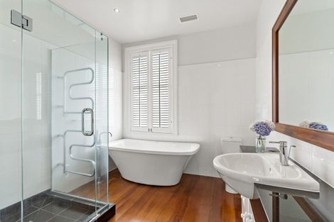 Photo of property in 21 Selwyn Terrace, Thorndon, Wellington, 6011