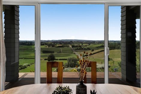 Photo of property in 32 Bird Road, Bird Road, Stratford, 4393