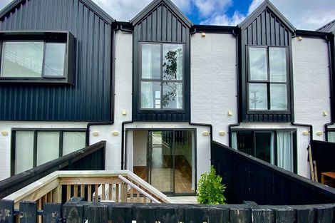 Photo of property in 8/36 Kaipatiki Road, Glenfield, Auckland, 0629