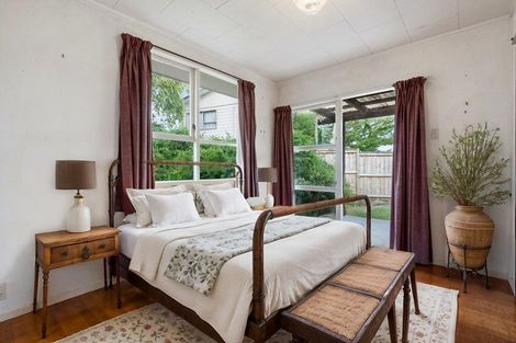 Photo of property in 13 Ennis Avenue, Pakuranga Heights, Auckland, 2010