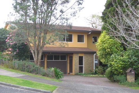 Photo of property in 12 Sequoia Grove, Merrilands, New Plymouth, 4312