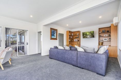 Photo of property in 76 Forest Lake Road, Forest Lake, Hamilton, 3200