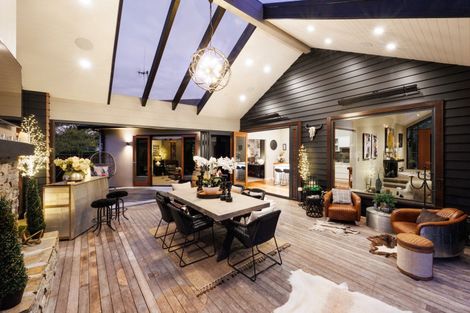 Photo of property in 7 Titirangi Drive, Fitzherbert, Palmerston North, 4471