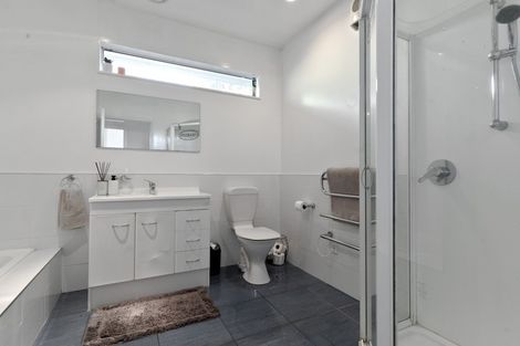 Photo of property in 14 Augustus Street, Carterton, 5713