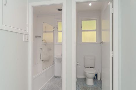 Photo of property in 6 Curtis Street, Northland, Wellington, 6012