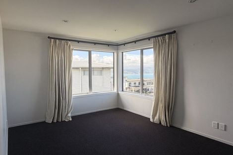 Photo of property in 11 Bendigo Grove, Newlands, Wellington, 6037