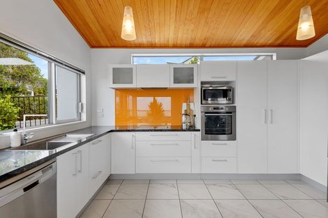 Photo of property in 28 Mount Pleasant Road, Mount Pleasant, Christchurch, 8081