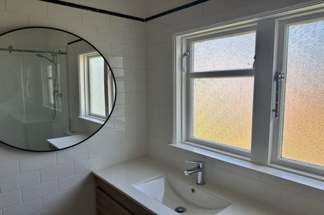 Photo of property in 8 Trelissick Crescent, Ngaio, Wellington, 6035