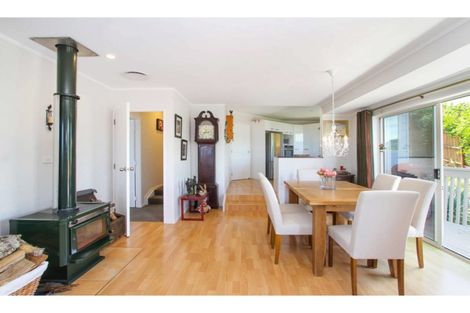 Photo of property in 1/272 Glamorgan Drive, Northcross, Auckland, 0630