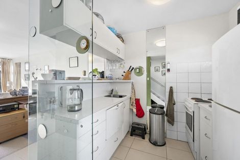 Photo of property in 19/4 Claremont Grove, Mount Victoria, Wellington, 6011