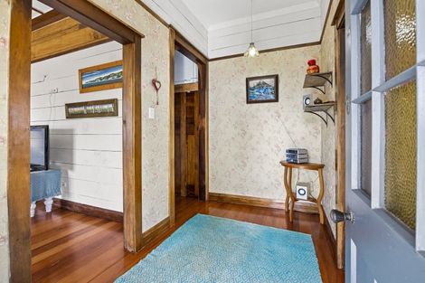 Photo of property in 21 Egmont Street, Patea, 4520