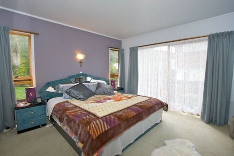 Photo of property in 65 Chelsea View Drive, Chatswood, Auckland, 0626