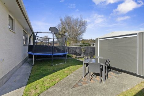 Photo of property in 2/50 Kowhai Avenue, Ebdentown, Upper Hutt, 5018