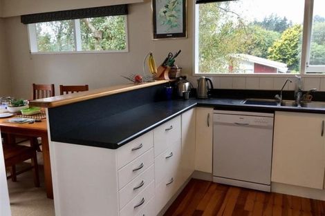 Photo of property in 15 Goddard Grove, Churton Park, Wellington, 6037