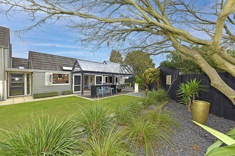 Photo of property in 18 Lombard Place, Avonhead, Christchurch, 8042