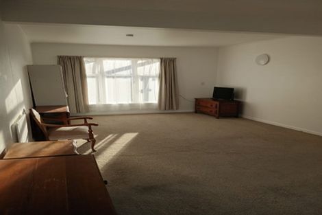Photo of property in 68 Uxbridge Road, Mellons Bay, Auckland, 2014