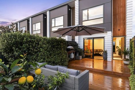 Photo of property in 19 Beardmore Lane, Papakura, 2110