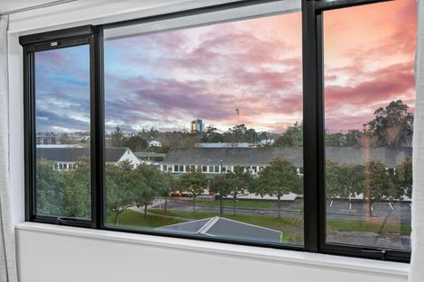 Photo of property in 37 Eileen Newey Place, Henderson, Auckland, 0612