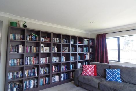 Photo of property in 12 Bellshill Close, Wattle Downs, Auckland, 2103