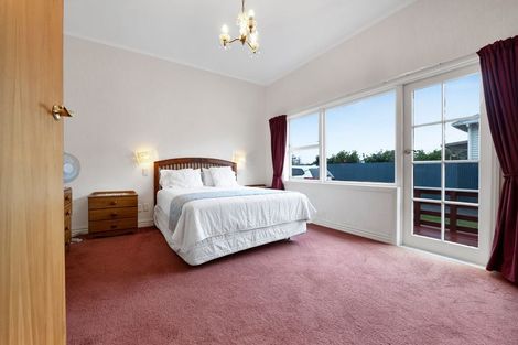 Photo of property in 19 George Street, Hawera, 4610