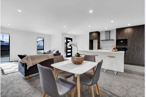 Photo of property in 10a Winstone Place, Highlands Park, New Plymouth, 4312