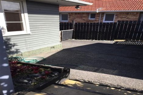 Photo of property in 13 Strid Road, Te Atatu South, Auckland, 0610