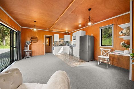 Photo of property in 90 Hoeke Road, Carrington, Carterton, 5791