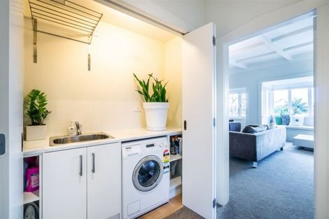 Photo of property in 27 Merani Street, Narrow Neck, Auckland, 0622