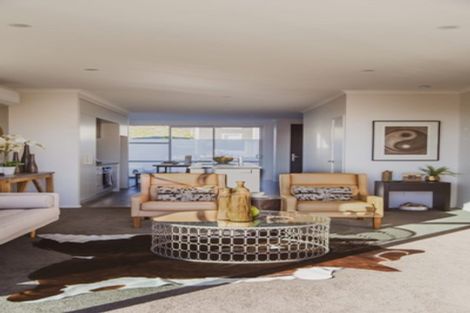 Photo of property in 77 Karepiro Drive, Stanmore Bay, Whangaparaoa, 0932