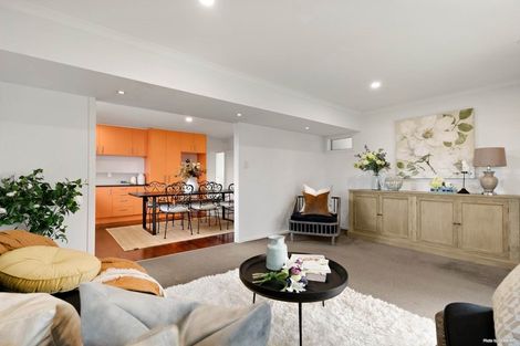 Photo of property in 39 Hill Crescent, New Lynn, Auckland, 0600