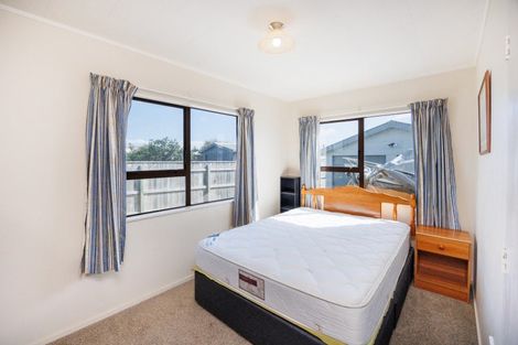 Photo of property in 18 Thomas Place, Foxton Beach, Foxton, 4815