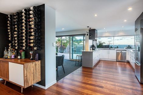 Photo of property in 19a Hyde Road, Rothesay Bay, Auckland, 0630