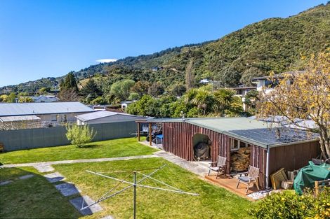 Photo of property in 296 Waikawa Road, Waikawa, Picton, 7220