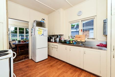 Photo of property in 196 Hillcrest Road, Hillcrest, Hamilton, 3216