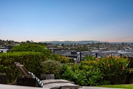 Photo of property in 22 John Dee Crescent, Red Beach, 0932