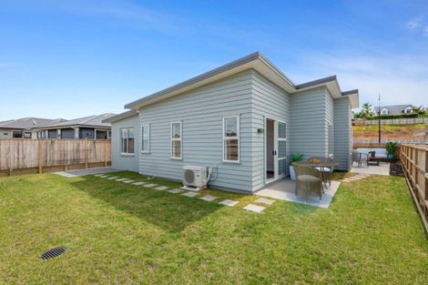 Photo of property in 29 Kukuwai Avenue, Red Beach, 0932