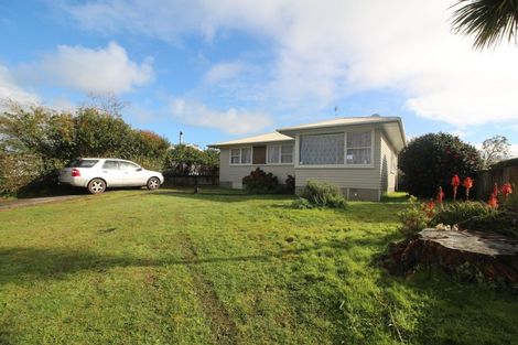 Photo of property in 19 Tairere Crescent, Rosehill, Papakura, 2113