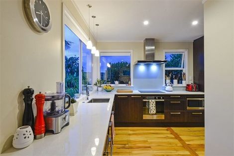 Photo of property in 15 Waiake Street, Torbay, Auckland, 0630