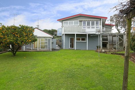 Photo of property in 6 Meadow Crescent, Te Atatu South, Auckland, 0602