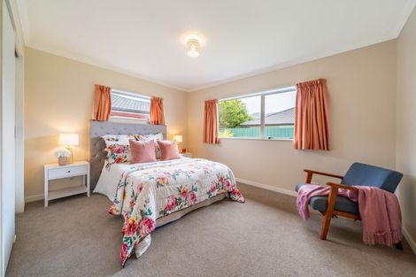 Photo of property in 3 Oak Street, Ebdentown, Upper Hutt, 5018