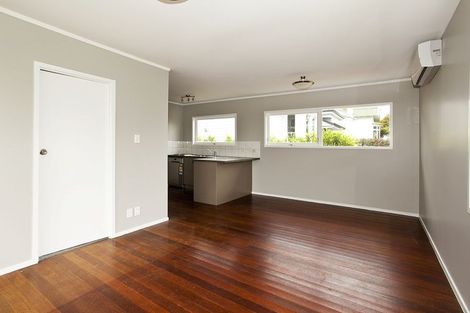 Photo of property in 1/134 Calliope Road, Stanley Point, Auckland, 0624