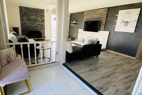 Photo of property in 17 Taurus Crescent, Beach Haven, Auckland, 0626