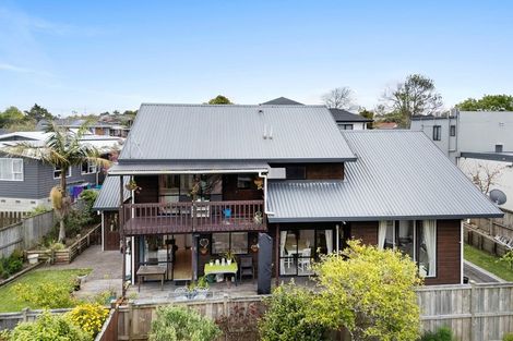 Photo of property in 91 Meadway, Sunnyhills, Auckland, 2010